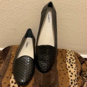 Trotters Black Leather Loafers